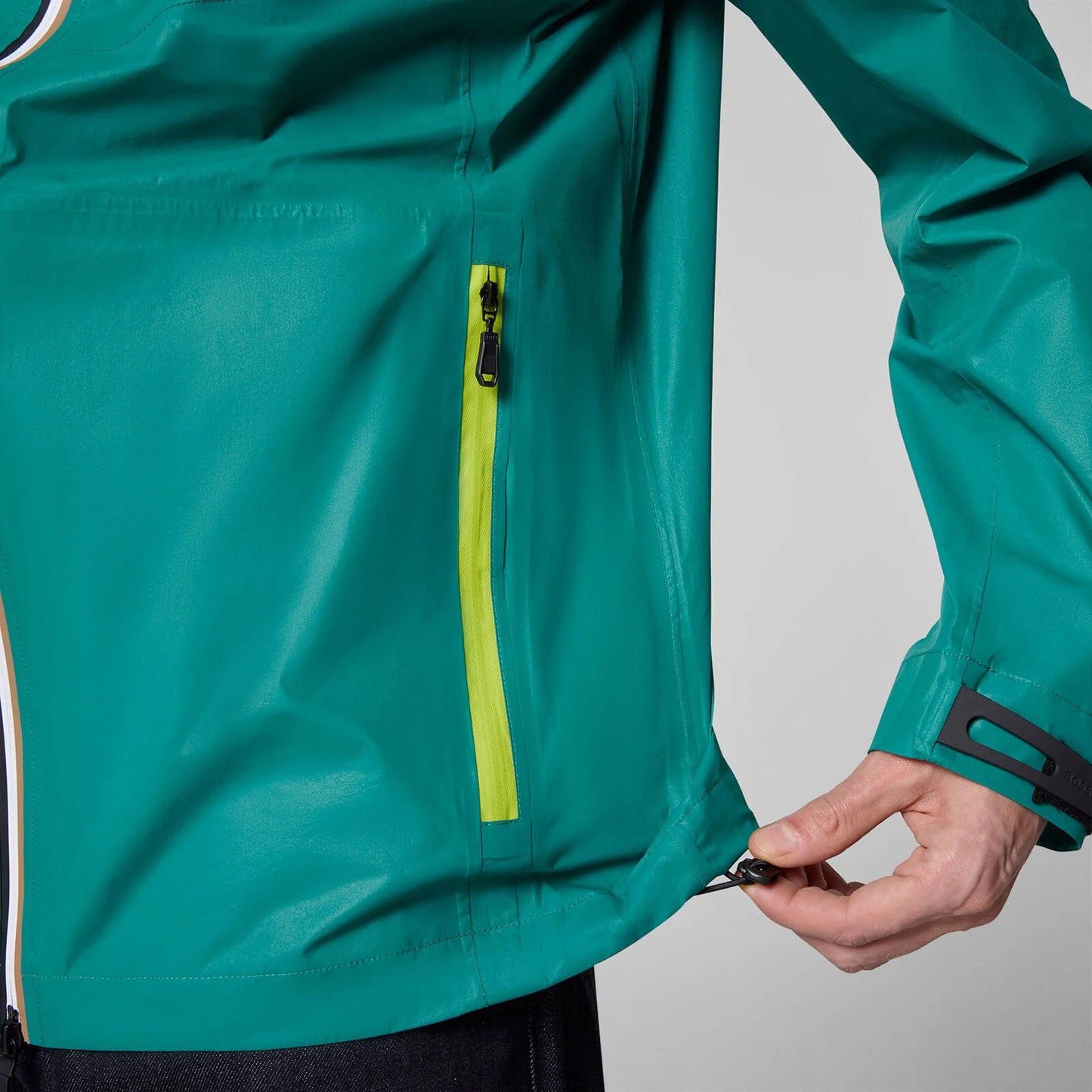 Impermeable Aston Martin F1 Team 2025