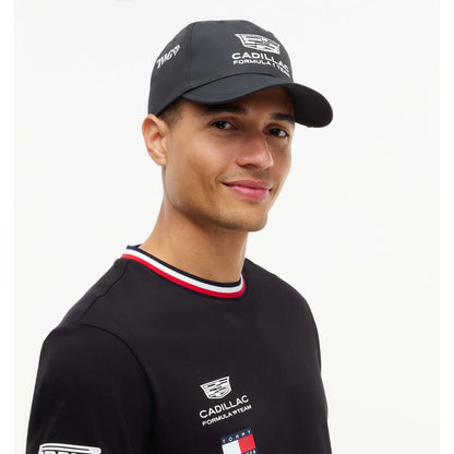 Gorra Negra Oficial Checo Pérez 2026 | Cadillac Formula 1 Team — Edición con Patrocinadores