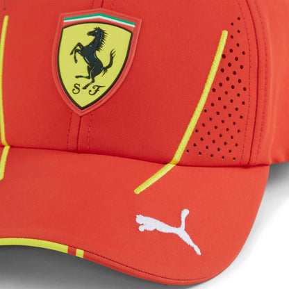 Gorra Carlos Sainz Ferrari **2024**