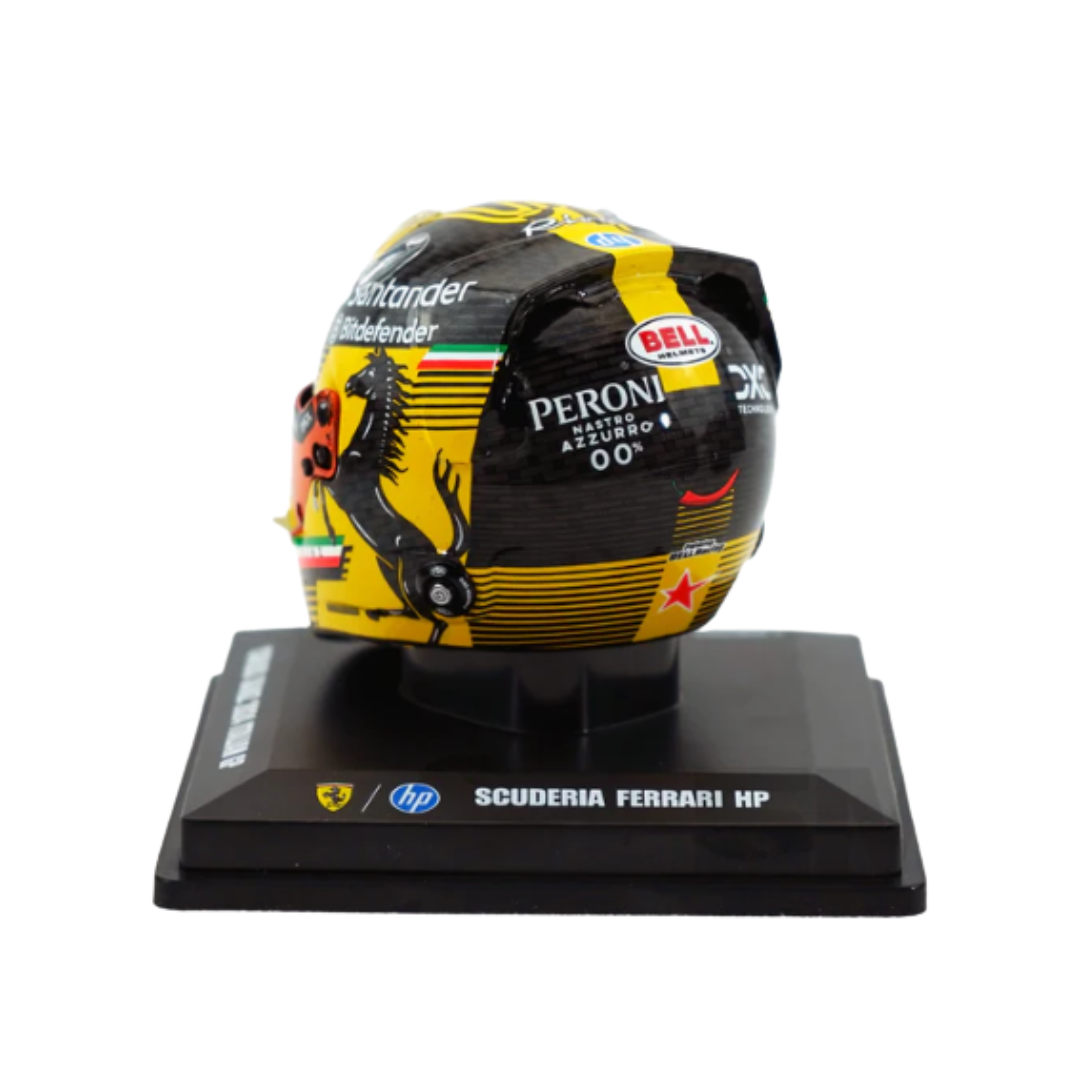 Casco Carlos Sainz Ferrari F1™ SF-24 Monza 2024 1:5 Looksmart - B2B