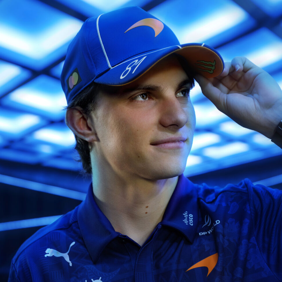 Gorra Oscar Piastri McLaren F1™ GP Singapur 2026 PUMA Team Replica Oficial