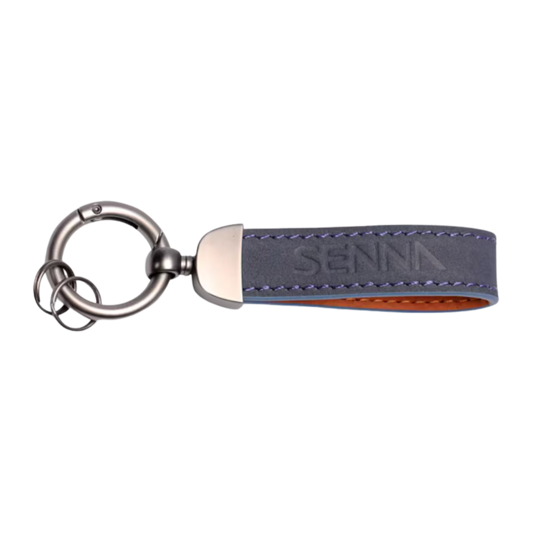 Llavero de Cuero y Metal Ayrton Senna - Colección Oficial F1™