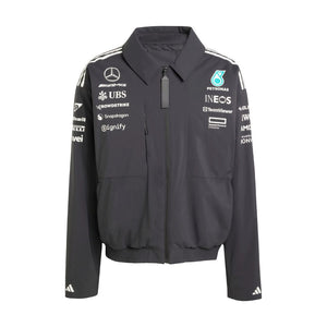 Chaqueta Mercedes-AMG F1™ 2025 Team – Oficial y Sostenible