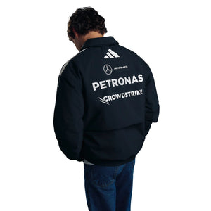 Chaqueta Mercedes-AMG F1™ 2025 Team – Oficial y Sostenible