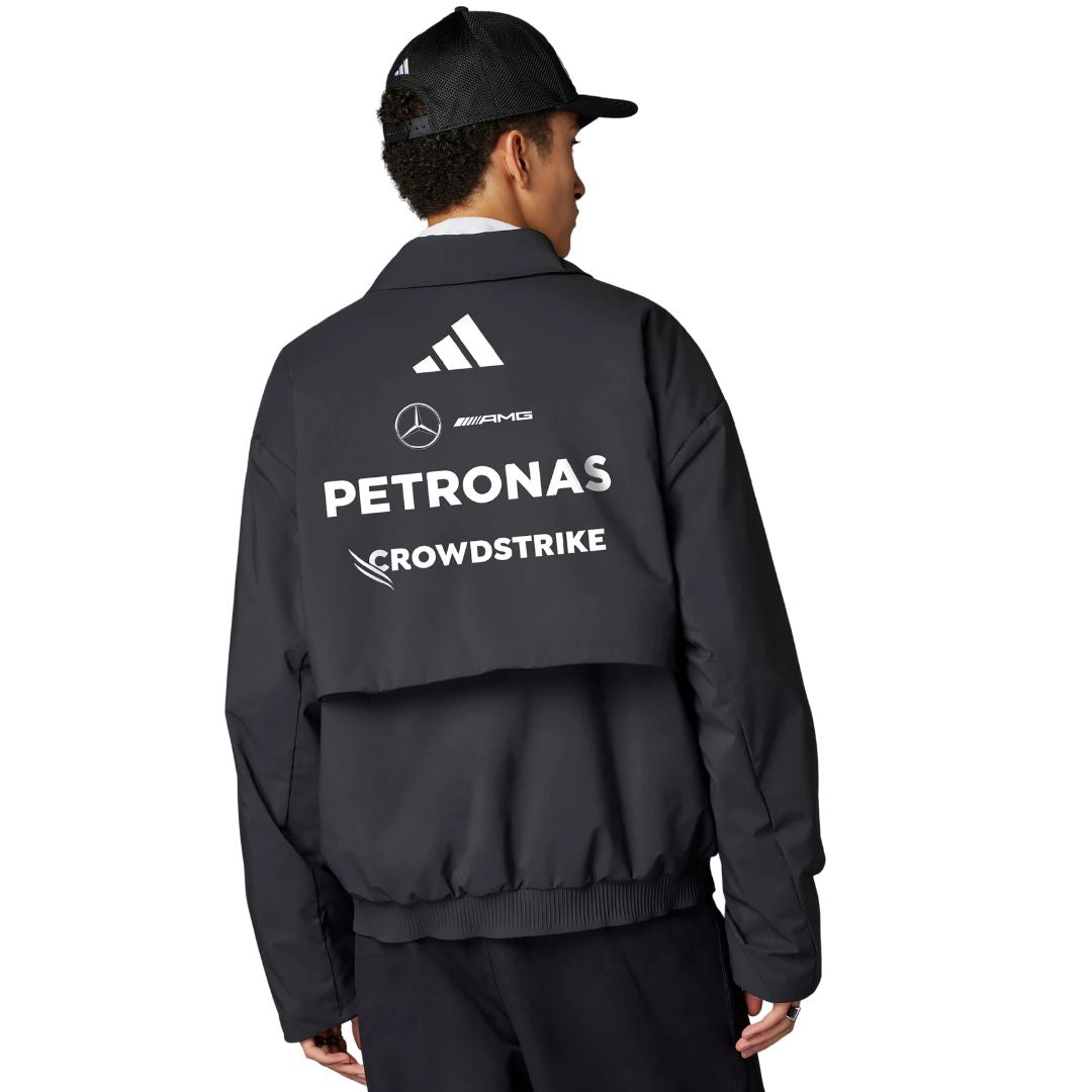 Chaqueta Mercedes-AMG F1™ 2025 Team – Oficial y Sostenible