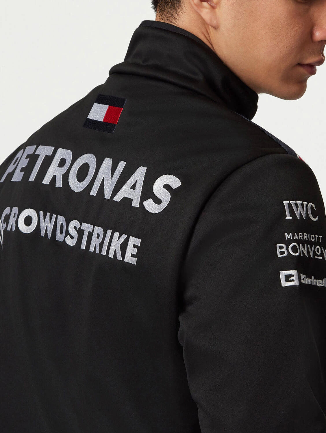 Chamarra Softshell Mercedes-AMG Petronas F1™ 2023 | Oficial