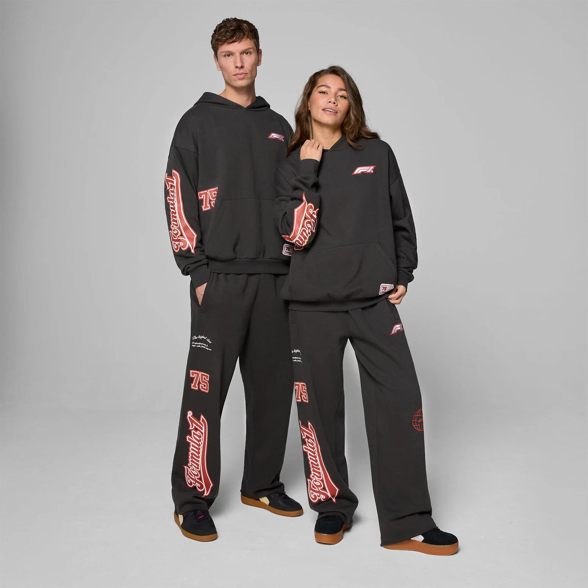 Joggers Legacy Oversized F1™ 75 Años – Estilo Retro